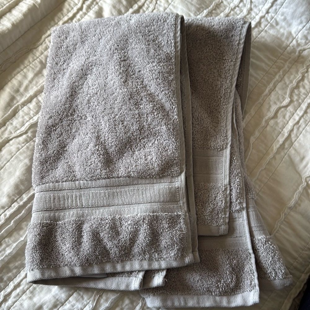 Light gray hand towels